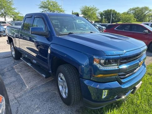 Used 2018 Chevrolet Silverado 1500 LT w/ All Star Edition AWD/4WD image 8