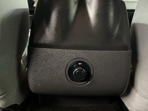 Used 2011 Ford F150 XLT w/ XLT Chrome Pkg image 24