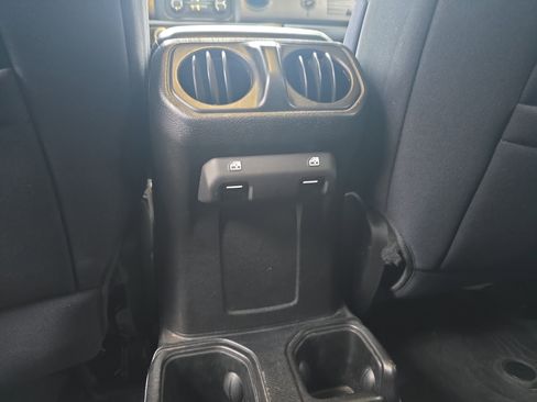 Used 2020 Jeep Gladiator Sport w/ Quick Order Package 24S image 17