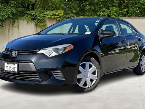 Used 2014 Toyota Corolla LE image 3