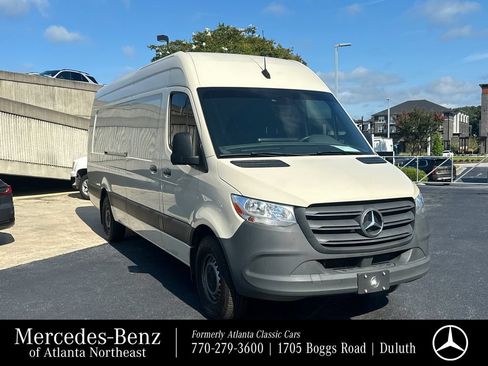 Used 2024 Mercedes-Benz Sprinter 2500 image 1