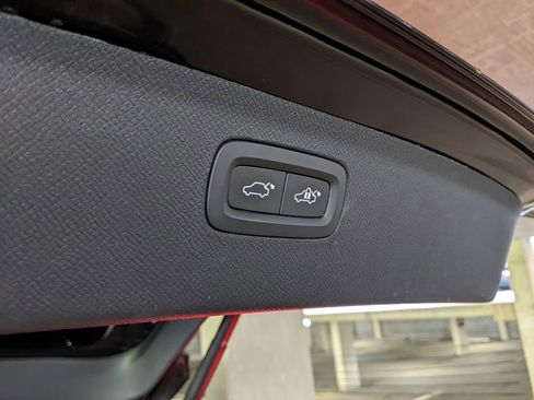 Certified 2024 Volvo XC90 B6 Plus w/ Protection Package Premier AWD/4WD image 29