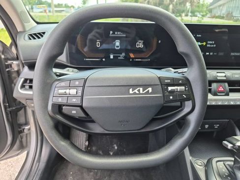 Used 2025 Kia K4 LXS FWD image 22
