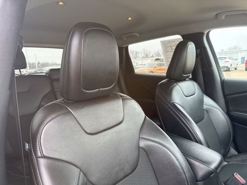 Used 2019 Jeep Cherokee Latitude Plus w/ Cold Weather Group image 56