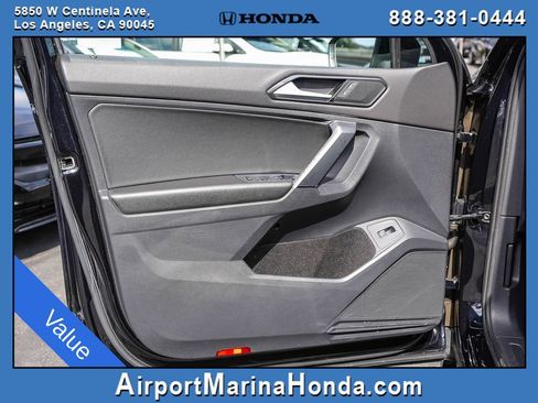 Used 2018 Volkswagen Tiguan SEL FWD image 27