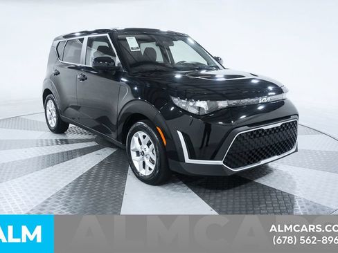 Used 2025 Kia Soul LX w/ LX Technology Package FWD image 9