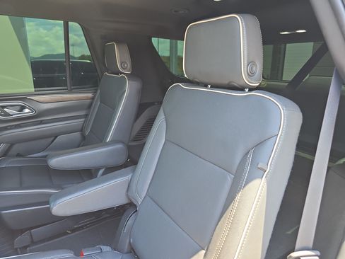 Used 2024 Chevrolet Tahoe Premier AWD/4WD image 14