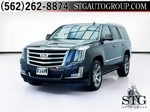Used 2018 Cadillac Escalade Premium Luxury image 1
