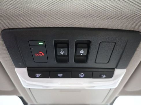 Used 2025 Nissan Rogue SL w/ Tech Package AWD/4WD image 22