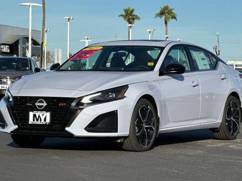 New 2025 Nissan Altima 2.5 SR w/ SR Premium Package image 8