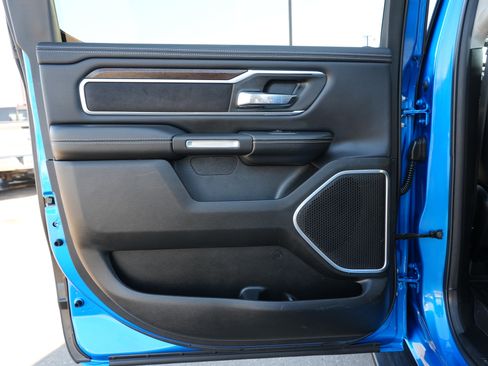 Used 2022 RAM 1500 Laramie AWD/4WD image 19