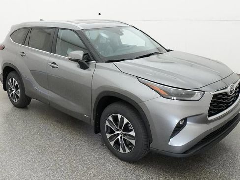 New 2026 Toyota Highlander XLE AWD/4WD image 13
