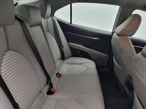 Used 2019 Toyota Camry SE FWD image 19