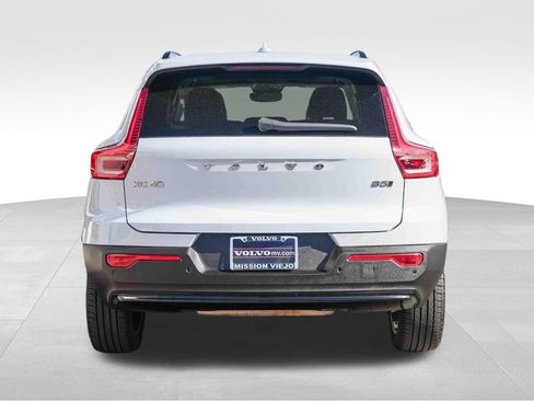 Used 2026 Volvo XC40 B5 Plus AWD/4WD image 8