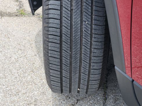 Used 2019 Chevrolet Traverse LT FWD image 11