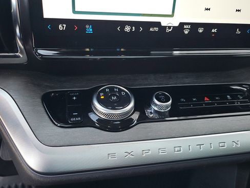 Used 2025 Ford Expedition Max Platinum image 20