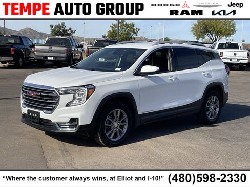 Used 2024 GMC Terrain SLT image 1
