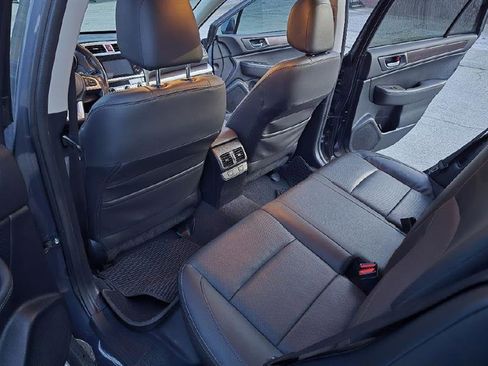 Used 2017 Subaru Outback 3.6R Limited image 21