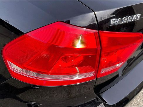 Used 2015 Volkswagen Passat TDI SEL Premium image 28