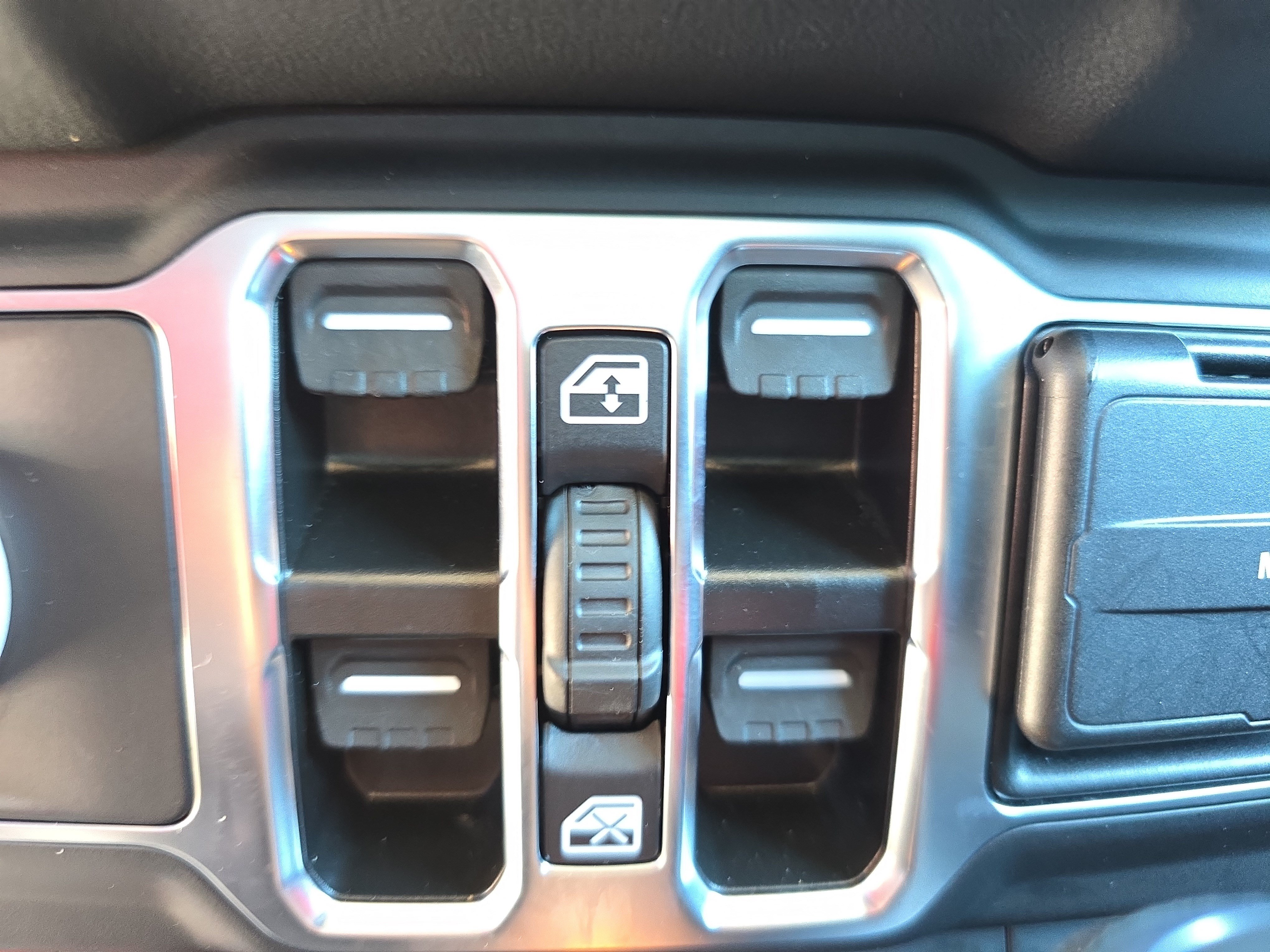 Used 2024 Jeep Wrangler Unlimited Rubicon 4xe AWD/4WD image 24