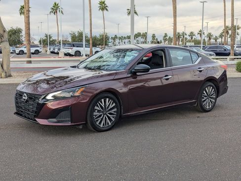 Certified 2025 Nissan Altima 2.5 SV image 2