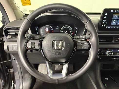 Used 2025 Honda Pilot EX-L image 17