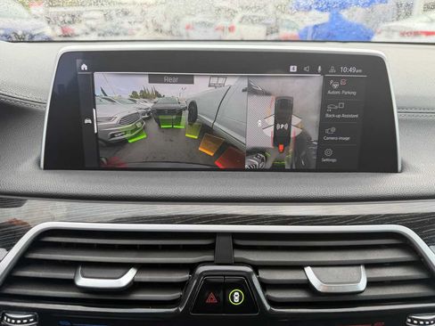 Used 2020 BMW 740i w/ M Sport Package RWD image 24
