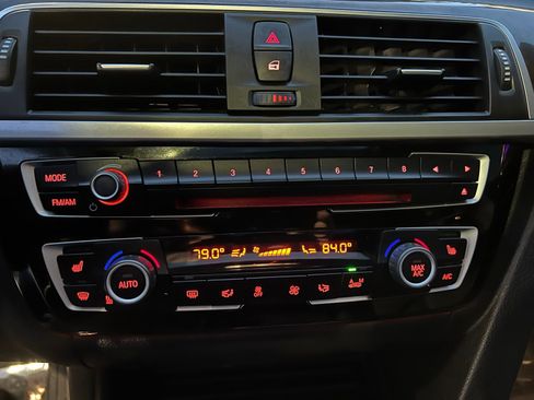 Used 2017 BMW 320i Sedan image 31