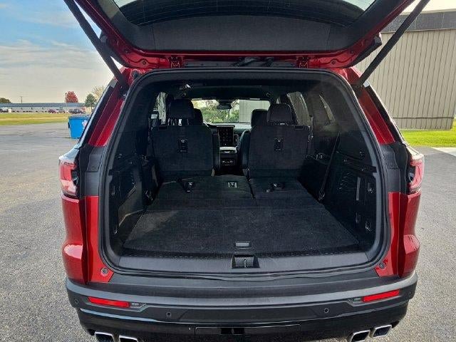 Used 2025 GMC Acadia AT4 w/ LPO, All-Weather Package AWD/4WD image 10
