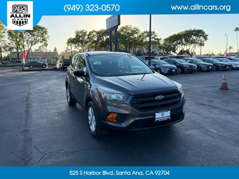 Used 2018 Ford Escape S FWD image 3