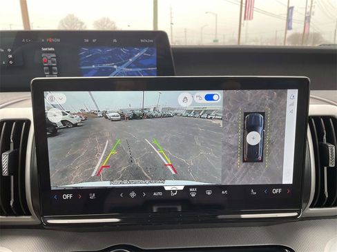 Used 2025 Ford Expedition Active image 20