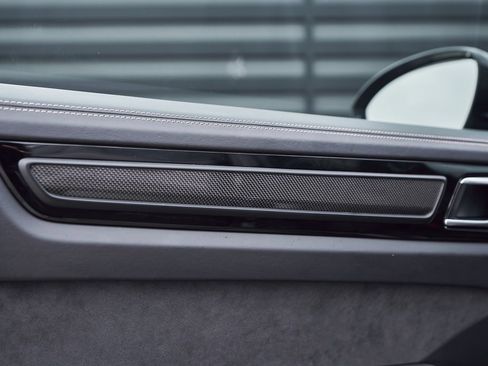 Used 2022 Porsche Cayenne Turbo GT image 32