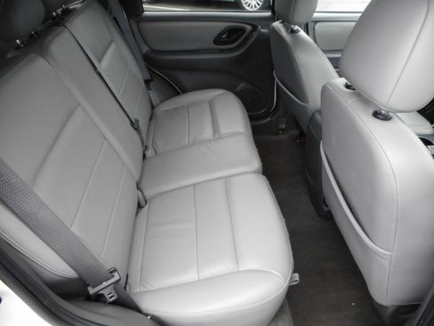 Used 2006 Ford Escape 4WD Hybrid image 25