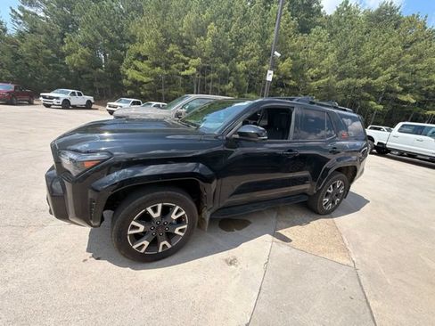 Used 2025 Toyota 4Runner TRD Sport Premium AWD/4WD image 3