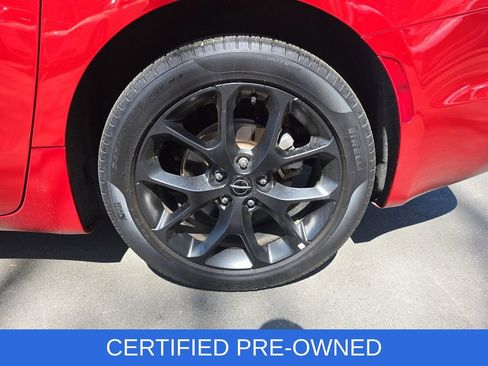 Used 2025 Chrysler Pacifica Limited image 34