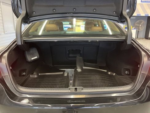 Used 2024 Lexus ES 350 Ultra Luxury w/ Accessory Package (Z2) image 31