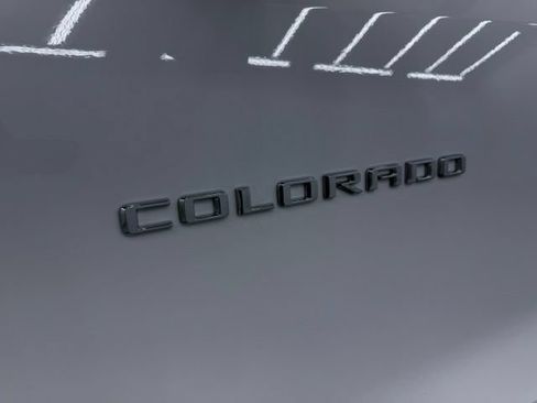 Used 2025 Chevrolet Colorado Z71 AWD/4WD image 9