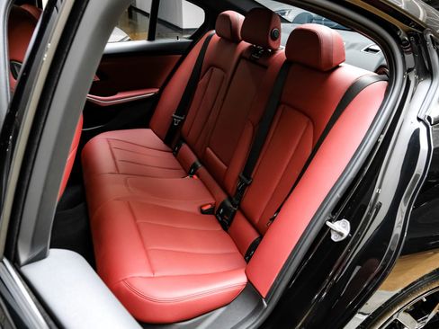 Used 2025 BMW 330i xDrive Sedan image 43