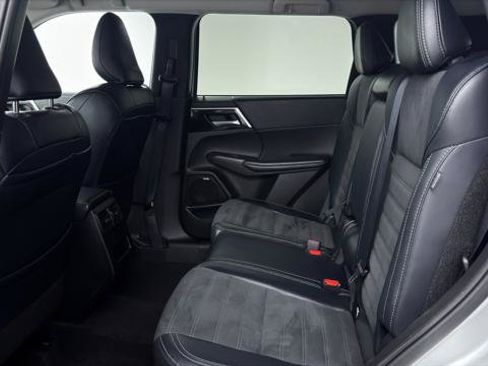 Used 2025 Mitsubishi Outlander SE AWD/4WD image 17