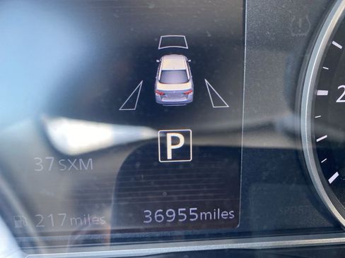 Used 2024 Nissan Versa SR image 5