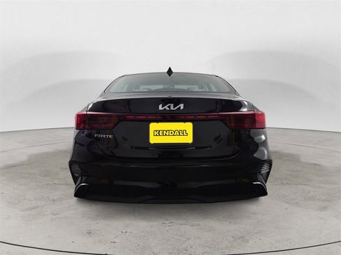 Used 2023 Kia Forte LXS w/ LXS Technology Package image 4