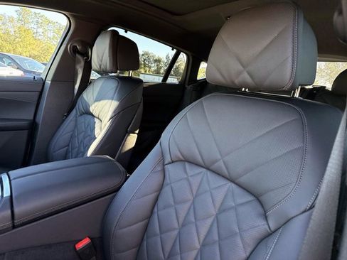 New 2026 BMW X6 xDrive40i w/ Climate Comfort Package image 21