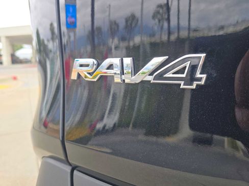 Certified 2025 Toyota RAV4 LE FWD image 14