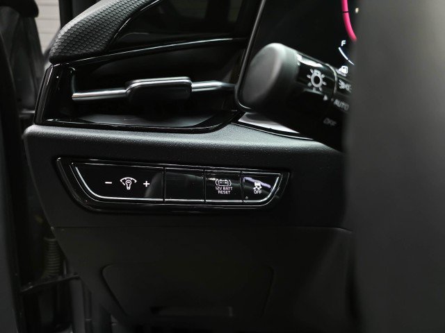 Used 2025 Kia Niro EX Touring FWD image 29