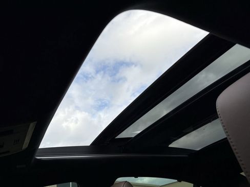 Used 2023 Lexus ES 350 Ultra Luxury w/ Accessory Package (Z2) image 21