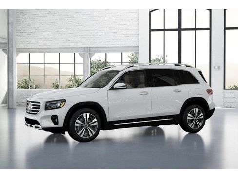 Used 2025 Mercedes-Benz GLB 250 image 36