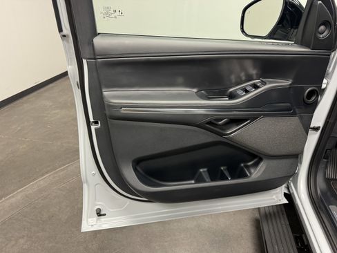 Used 2025 Lincoln Navigator L Reserve image 16