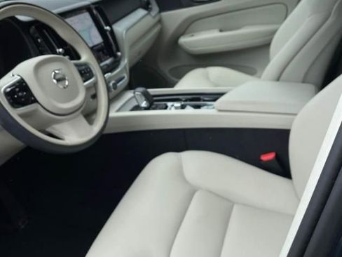 Used 2025 Volvo XC60 B5 Plus AWD/4WD image 5