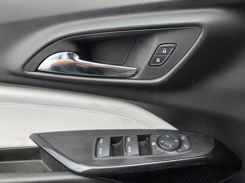 Used 2025 Chevrolet Trax LT w/ Driver Confidence Package image 14