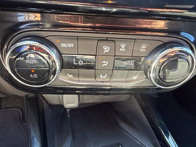 Used 2024 Chevrolet Trax RS w/ Sunroof Package FWD image 26